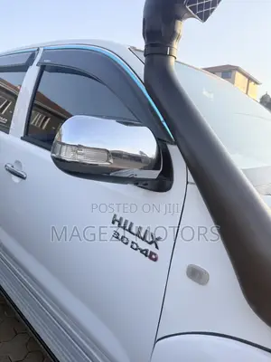 Toyota Hilux 2008 White