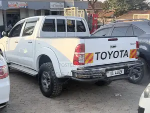 Toyota Hilux 2008 White