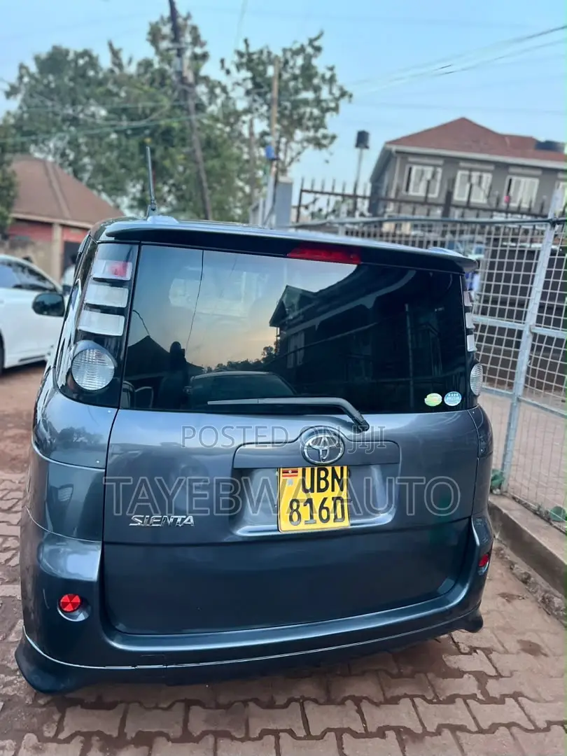 Toyota Sienta 1.5 FWD 2008