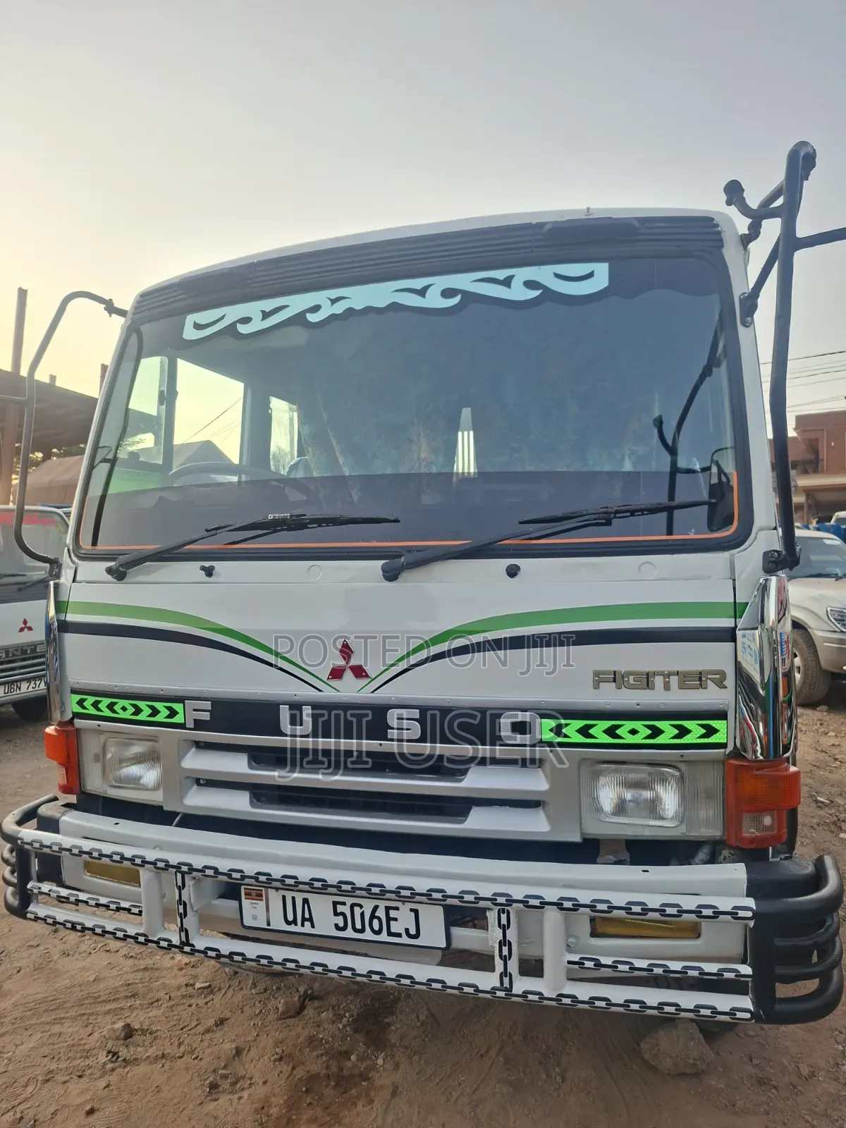 Mitsubishi Fuso Dumper 1992 White