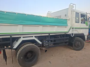 Mitsubishi Fuso Dumper 1992 White