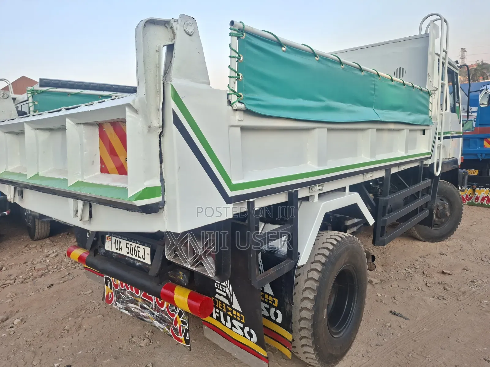Mitsubishi Fuso Dumper 1992 White