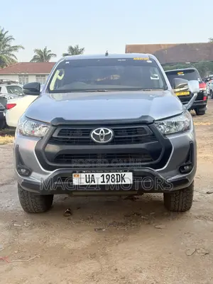 Toyota Hilux 2017 Silver