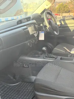 Toyota Hilux 2017 Silver