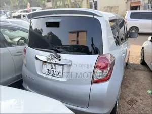 Toyota Ractis 2008 Silver