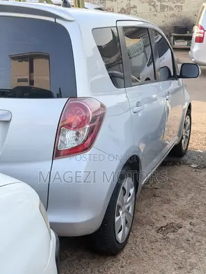 Toyota Ractis 2008 Silver