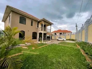 4bdrm Duplex in Muyenga, Central Division for rent
