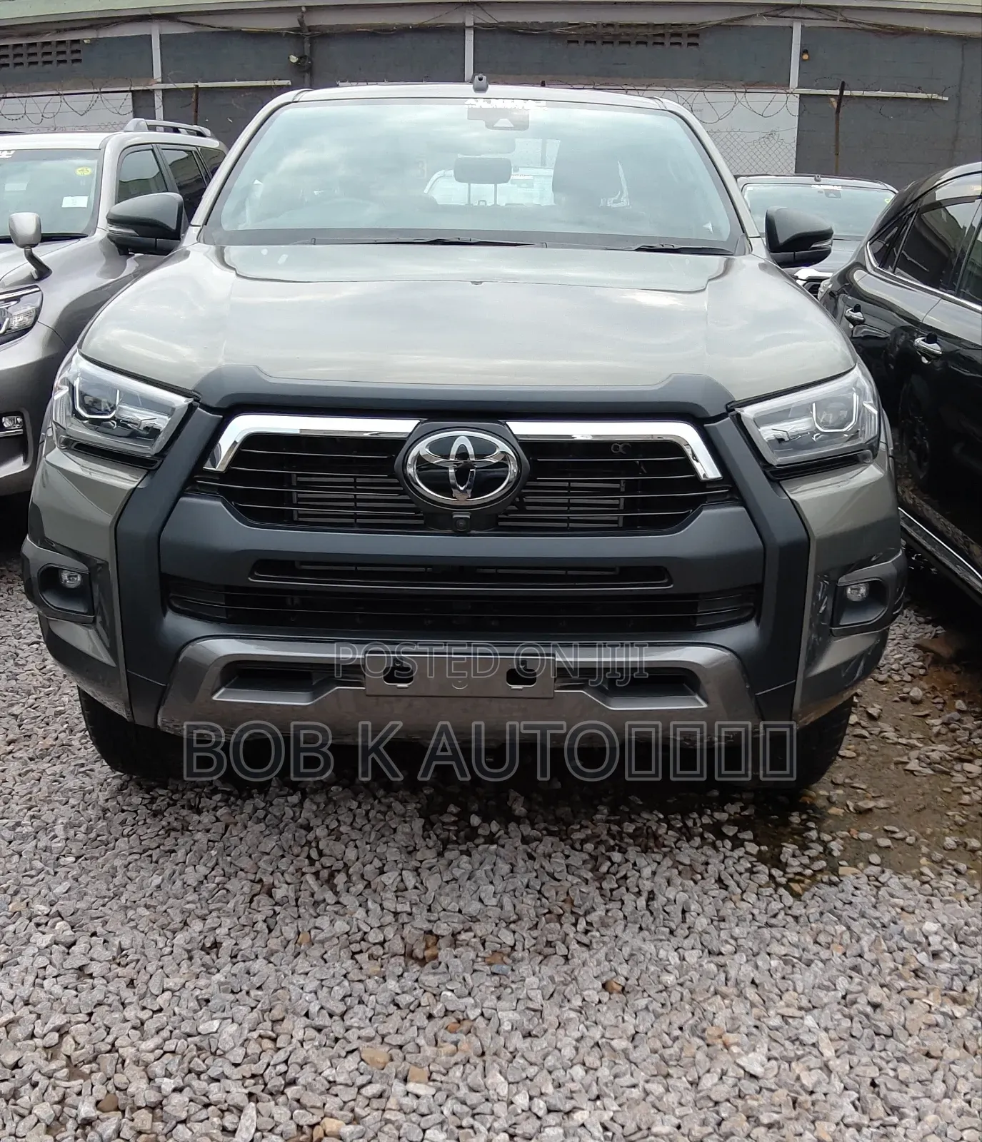 New Toyota Hilux 2025 Gray
