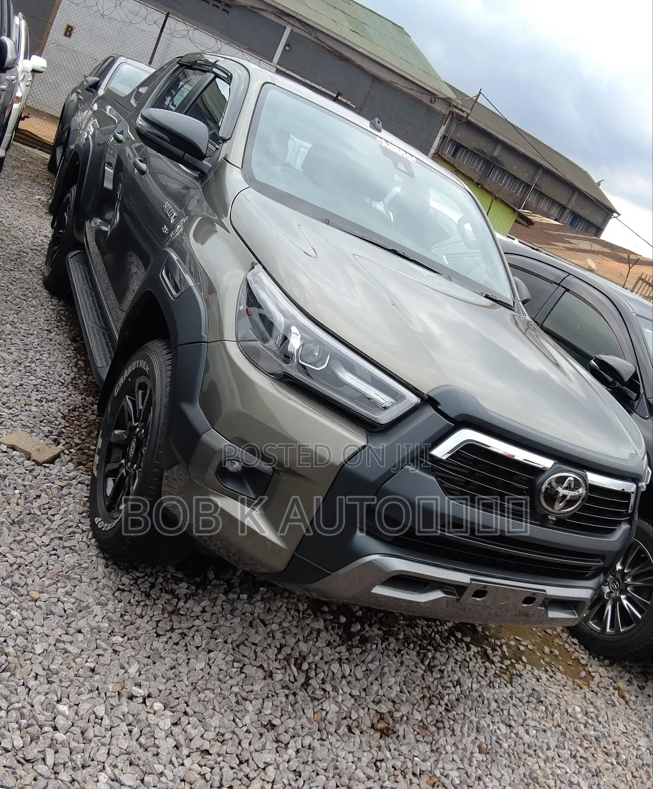 New Toyota Hilux 2025 Gray