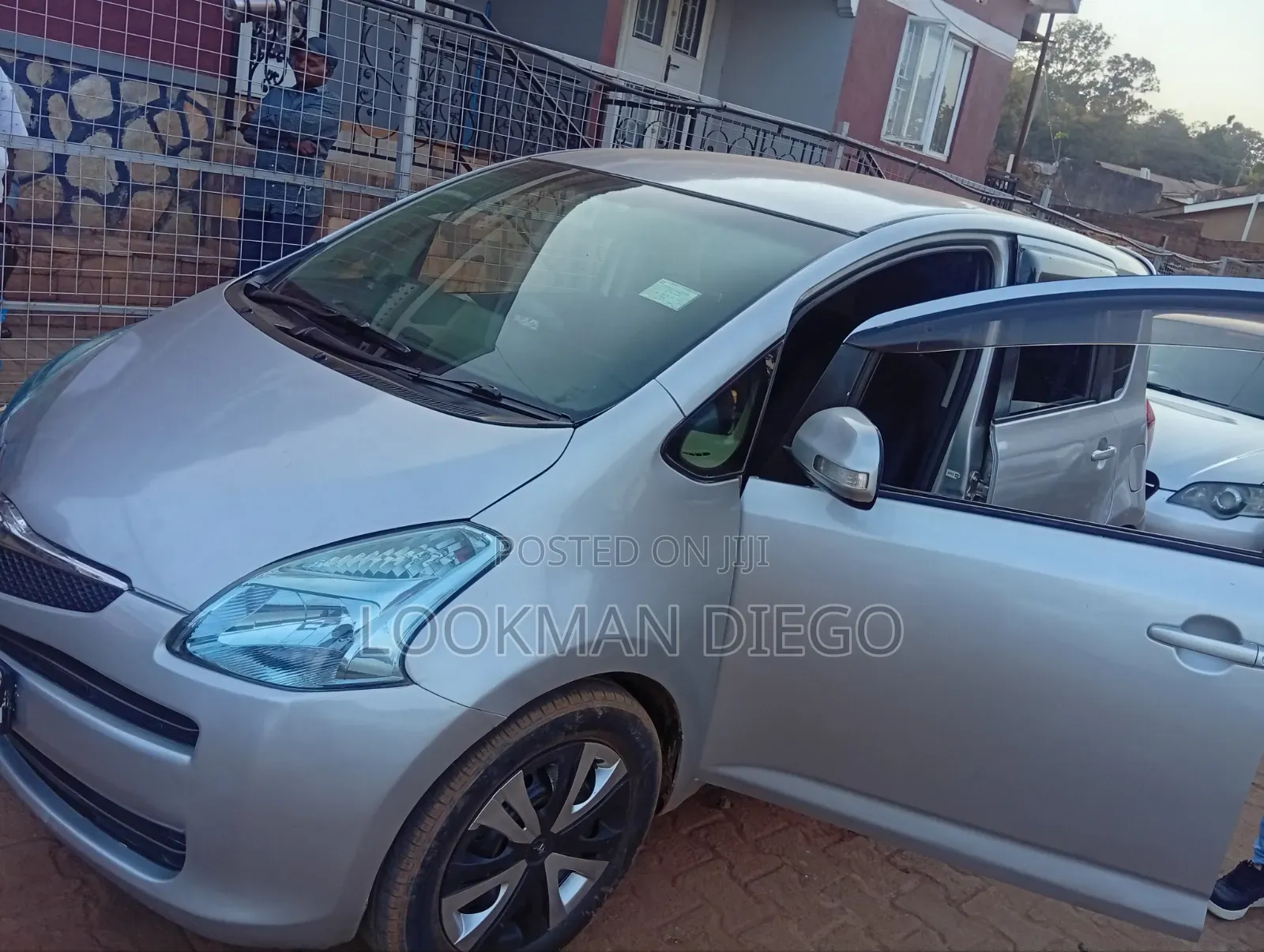 Toyota Ractis 1.5 FWD 2007 Silver