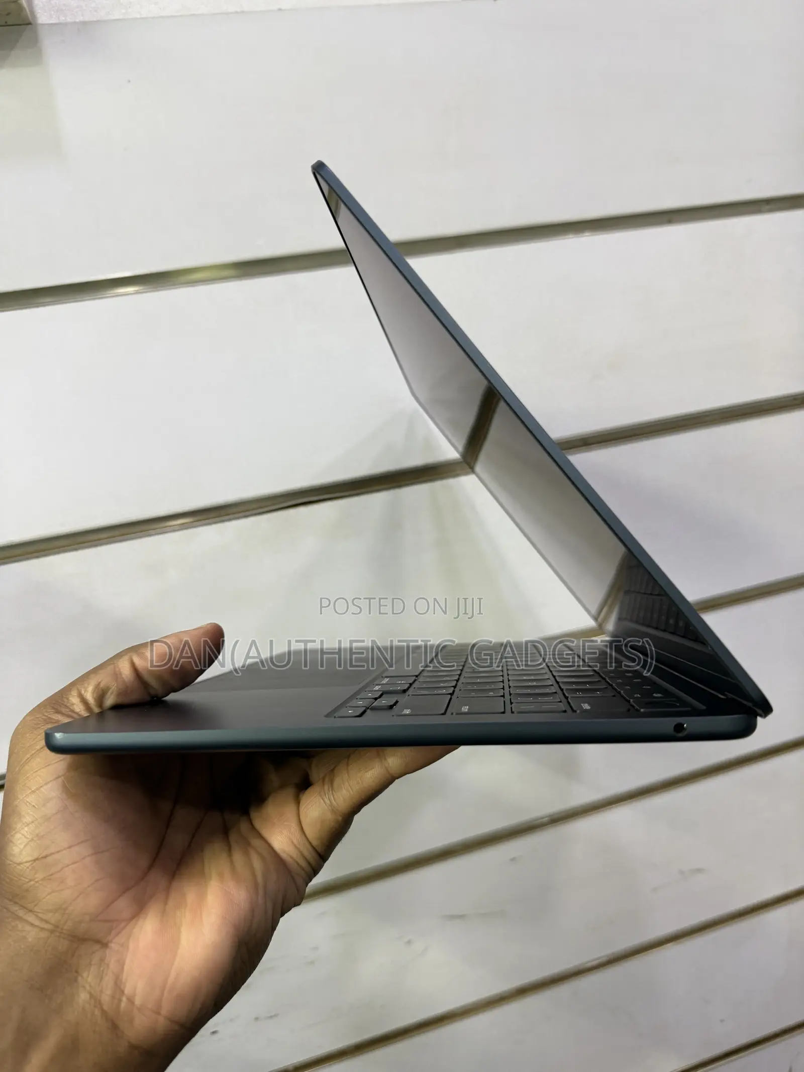Laptop Apple MacBook Air 2025 M4 16GB Apple M4 SSD 256GB