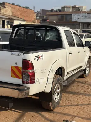 Toyota Hilux 2007 White
