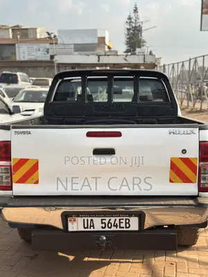 Toyota Hilux 2007 White
