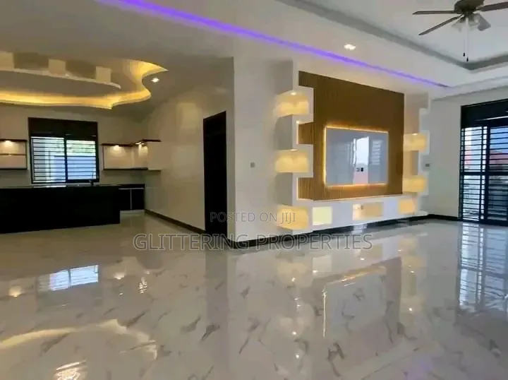 5bdrm Duplex in Naalya, Central Division for rent