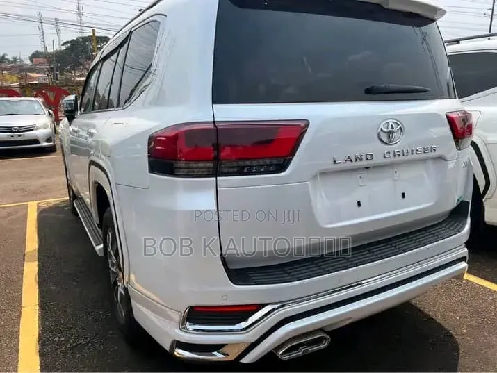 New Toyota Land Cruiser 2023 White