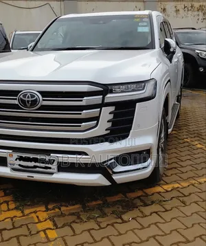 Toyota Land Cruiser 2021 White