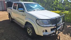 Toyota Hilux 2.5 D-4D Double Cab 2008 White