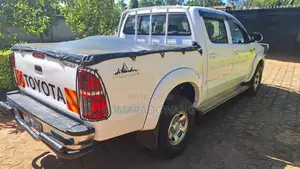 Toyota Hilux 2.5 D-4D Double Cab 2008 White