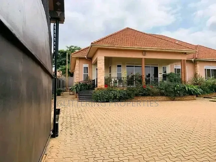 3bdrm Bungalow in Kitende, Central Division for rent