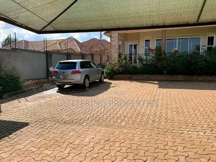 3bdrm Bungalow in Kitende, Central Division for rent