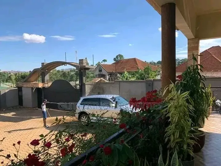 3bdrm Bungalow in Kitende, Central Division for rent