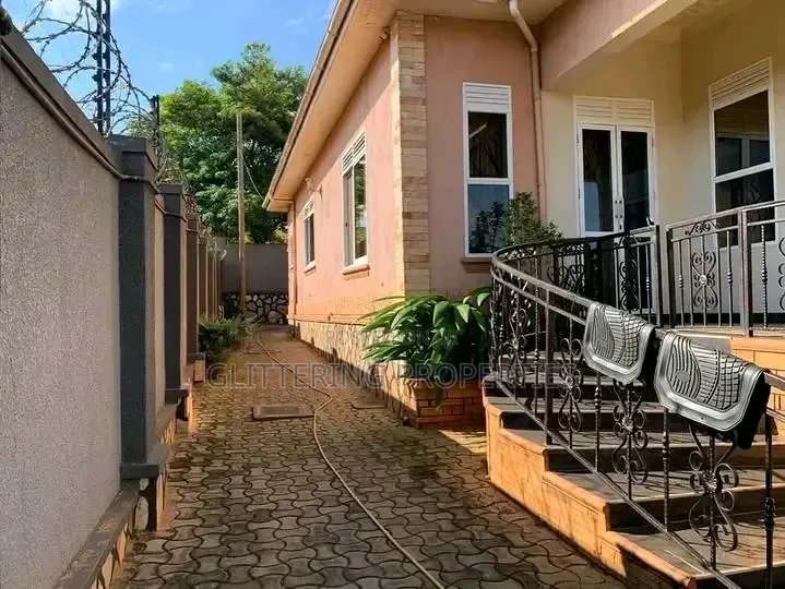 3bdrm Bungalow in Kitende, Central Division for rent