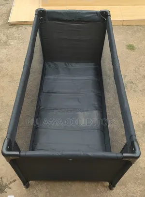 Uk Used Beemoo Folding Travel Crib/ Crib/Bed.