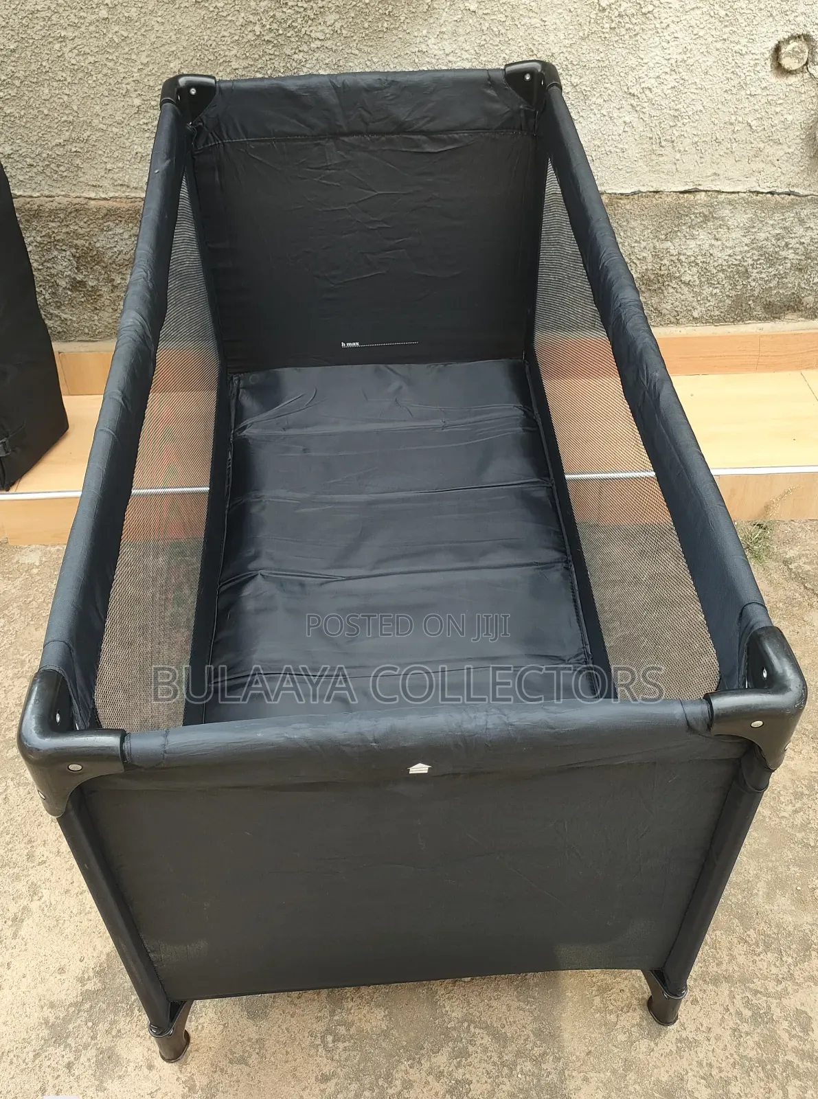 Uk Used Beemoo Folding Travel Crib/ Crib/Bed.