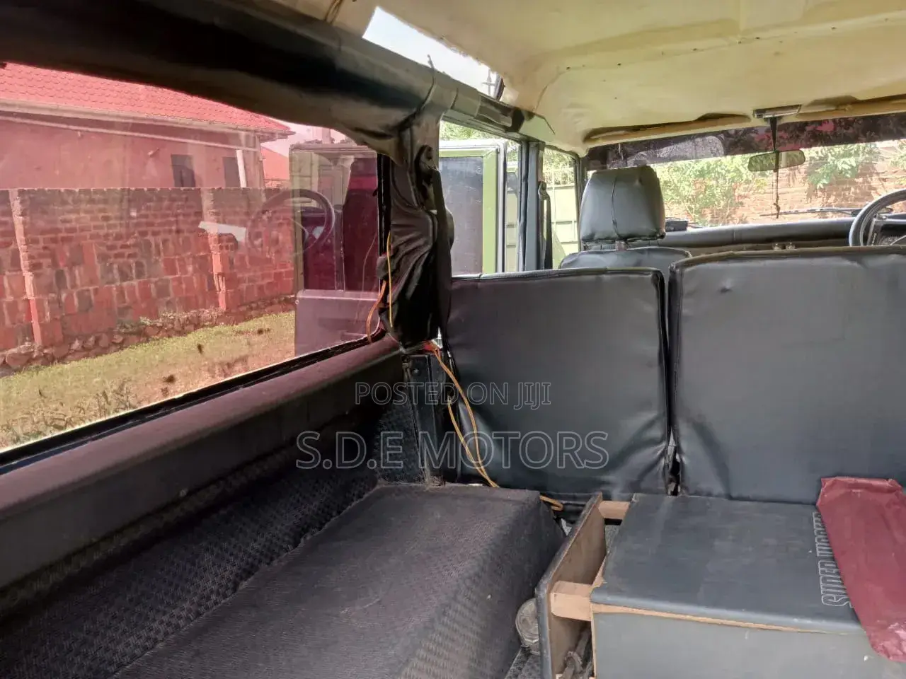 Land Rover Defender 2000 Green