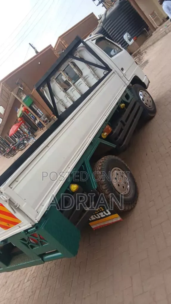 Isuzu Elf in Very Good Condition