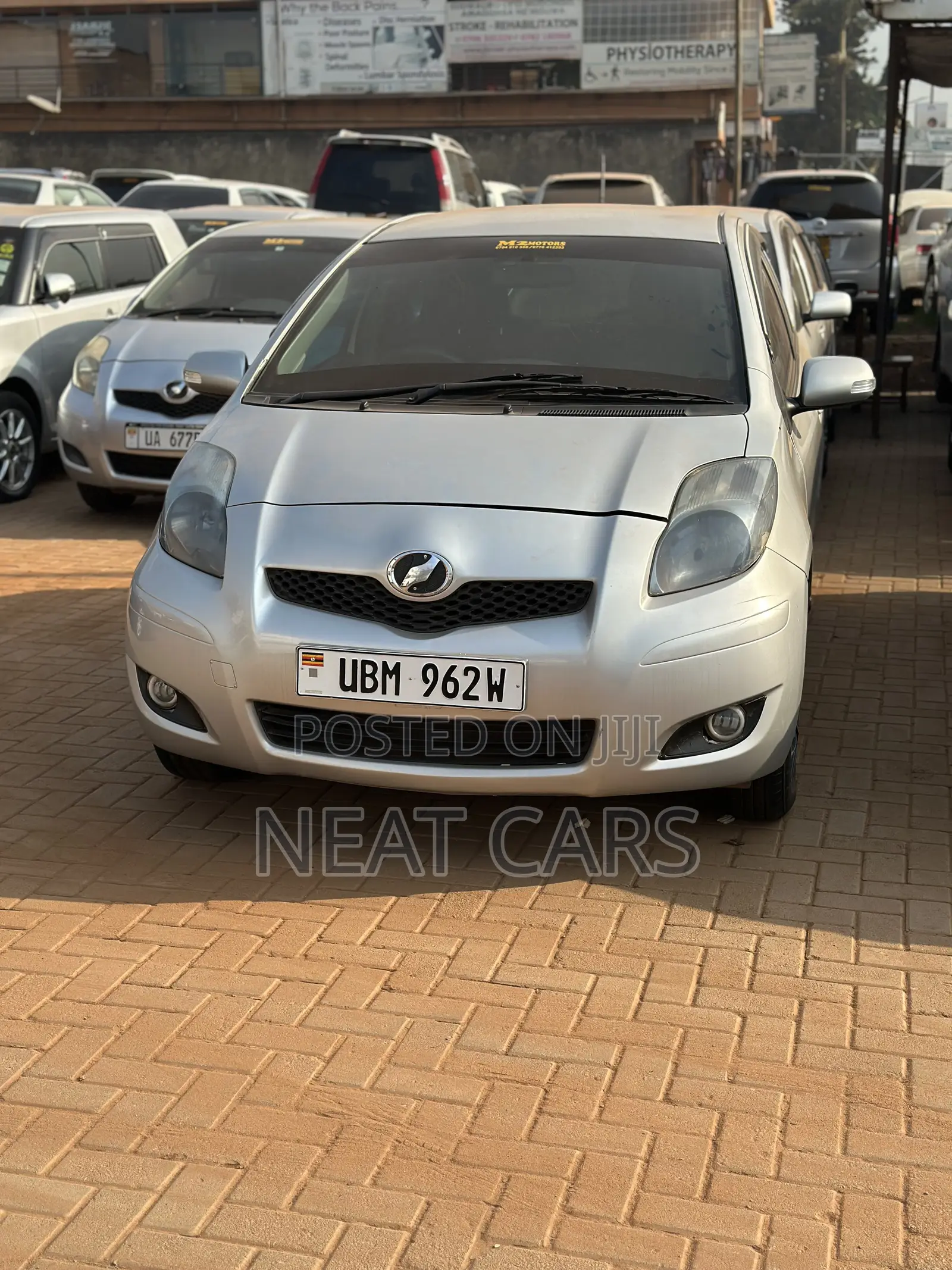 Toyota Vitz 2006 Silver