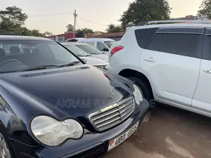 Mercedes-Benz C200 2001 Black