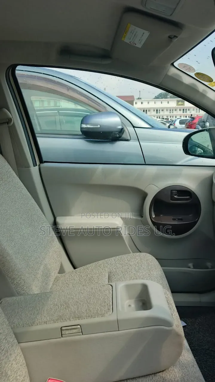 Mercedes-Benz C200 2011 Black