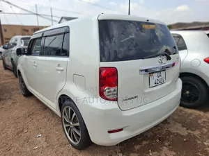 Toyota Corolla Rumion 2011 Silver