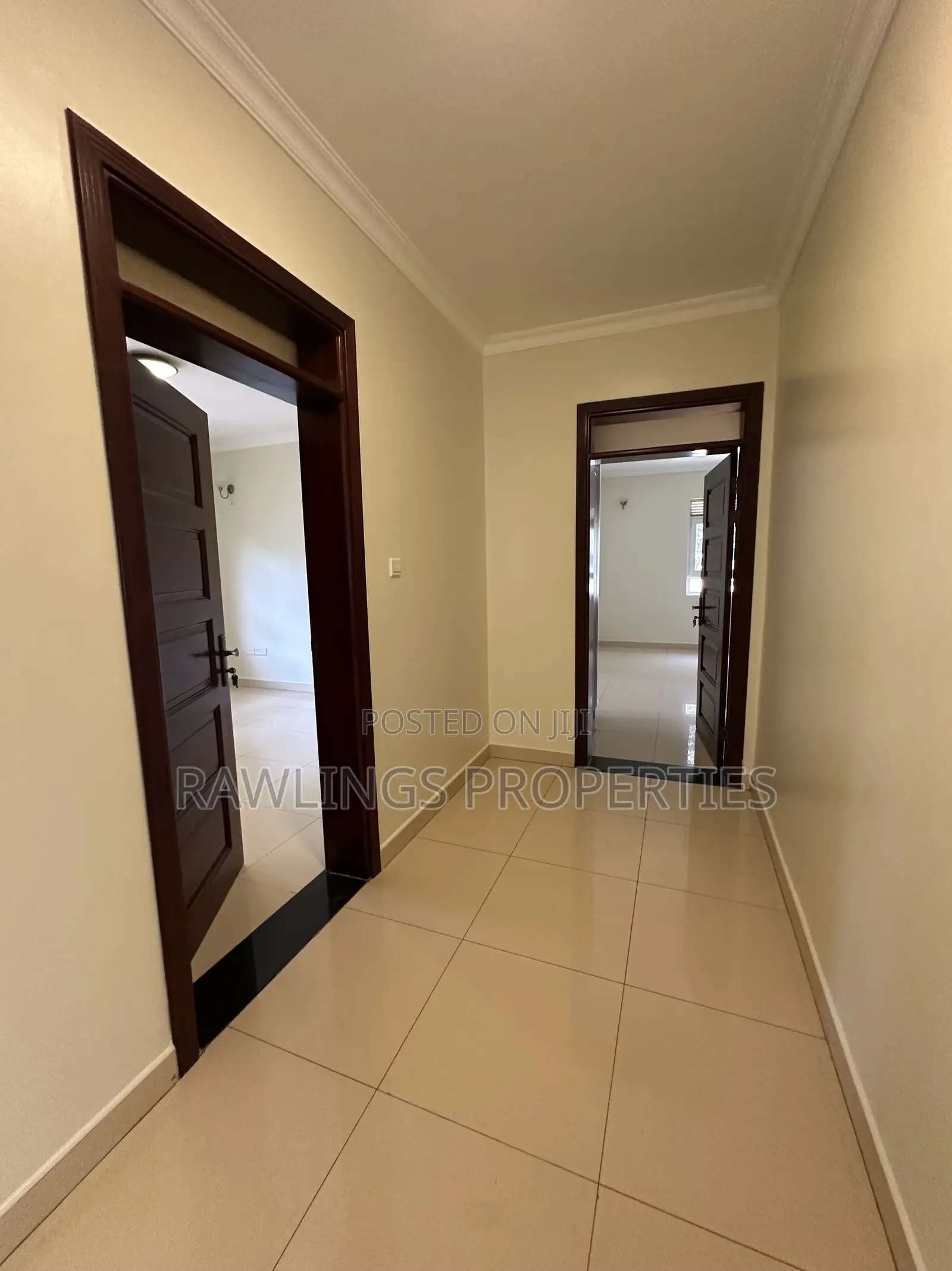 4bdrm Townhouse / Terrace in Munyonyo, Makindye for rent