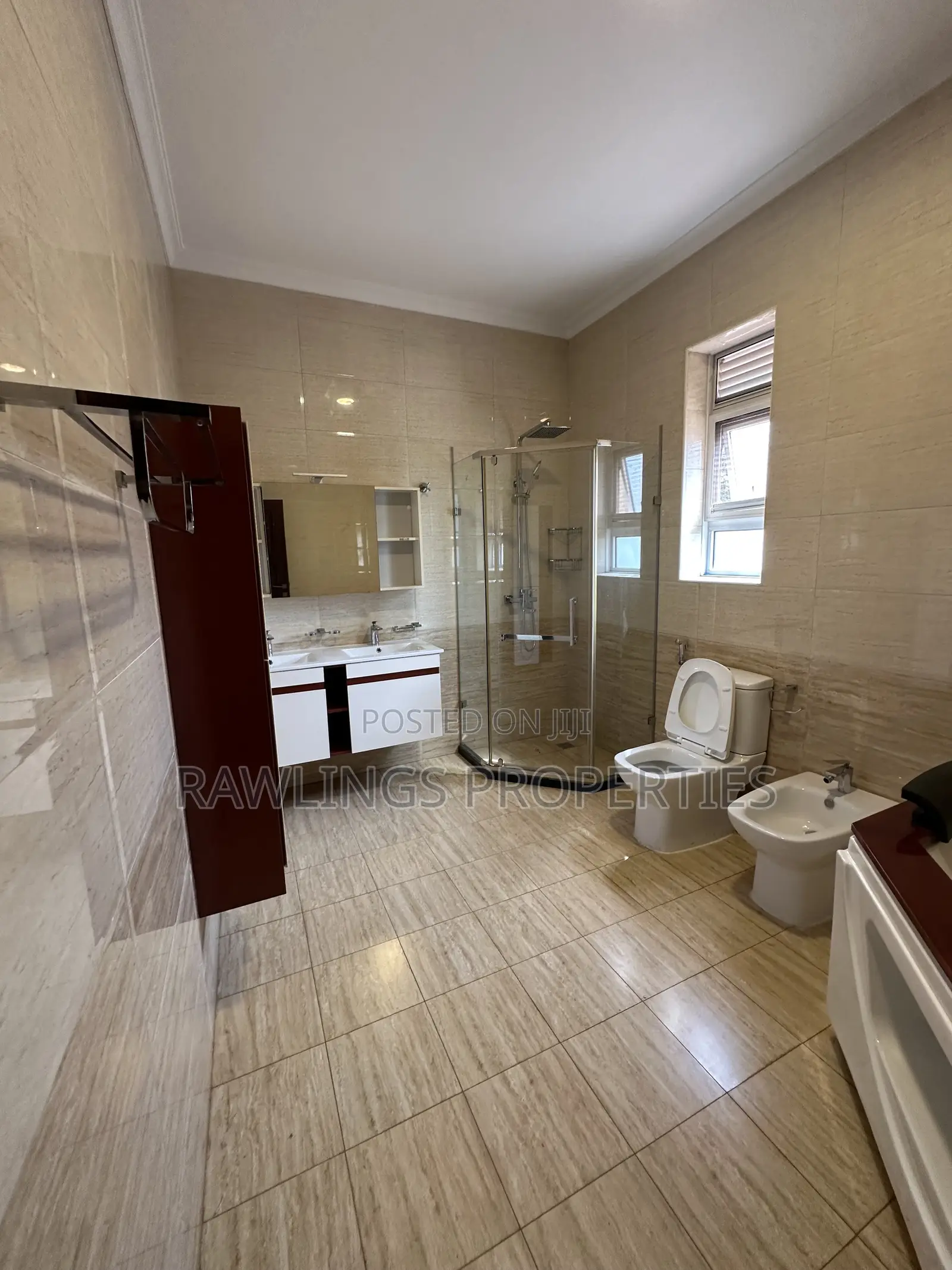 4bdrm Townhouse / Terrace in Munyonyo, Makindye for rent