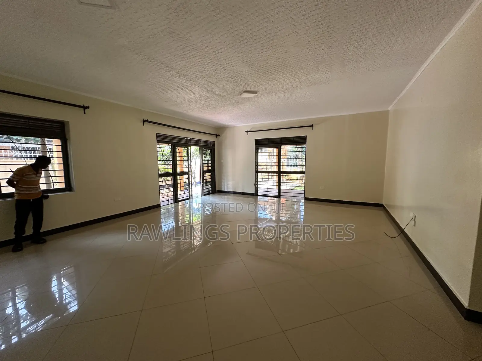3bdrm Bungalow in Munyonyo, Makindye for rent