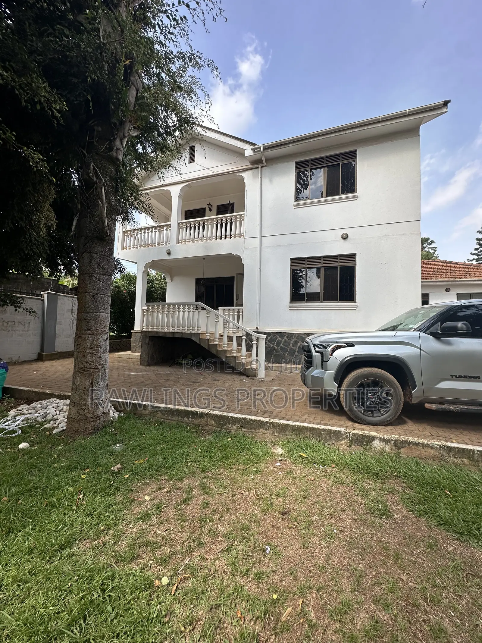 4bdrm Townhouse / Terrace in Muyenga, Makindye for rent