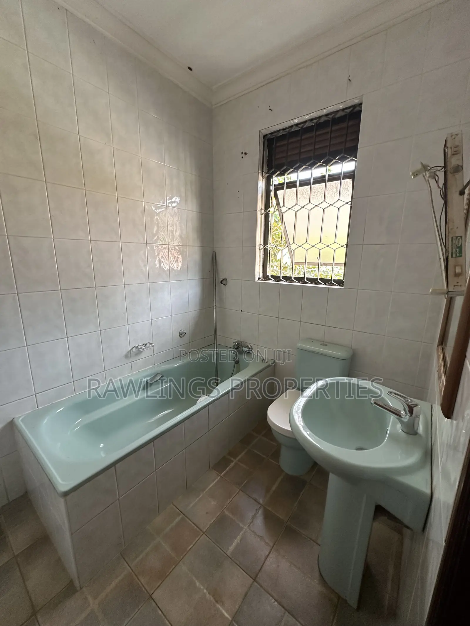 4bdrm Townhouse / Terrace in Muyenga, Makindye for rent