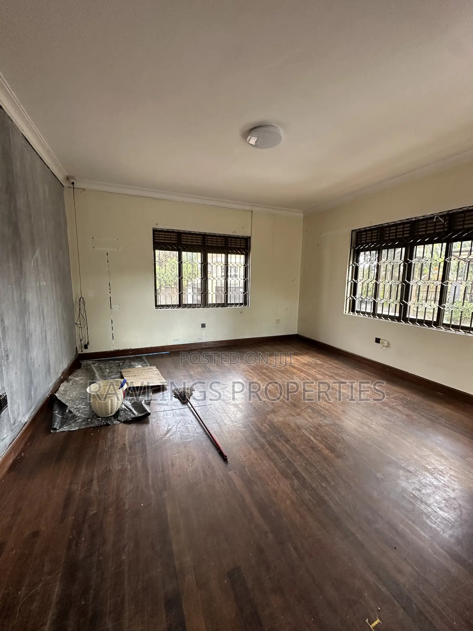 4bdrm Townhouse / Terrace in Muyenga, Makindye for rent