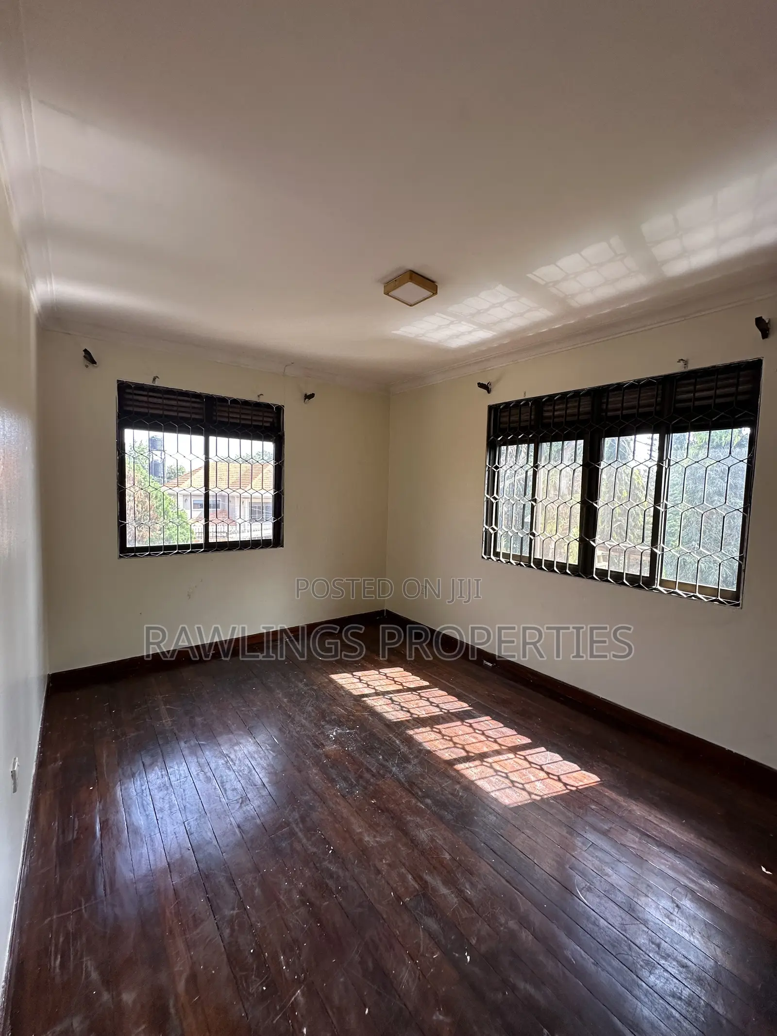 4bdrm Townhouse / Terrace in Muyenga, Makindye for rent