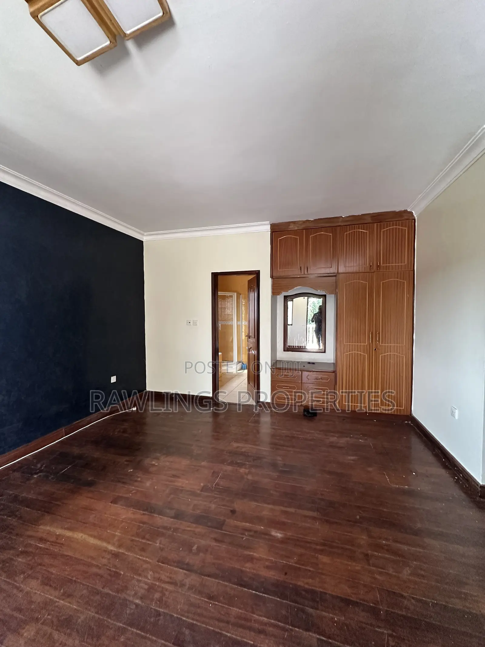 4bdrm Townhouse / Terrace in Muyenga, Makindye for rent