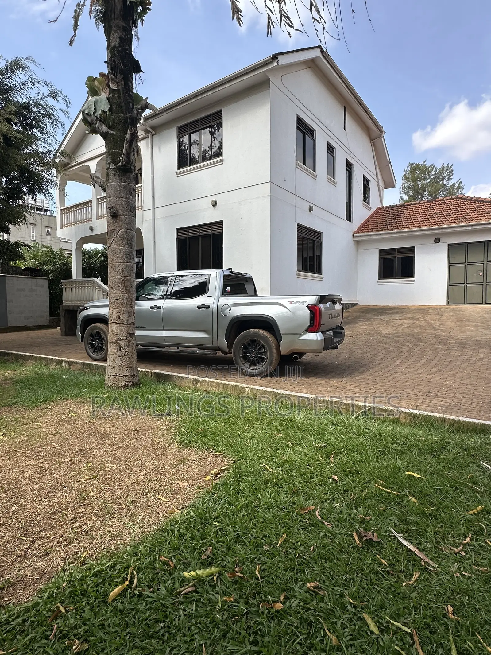4bdrm Townhouse / Terrace in Muyenga, Makindye for rent