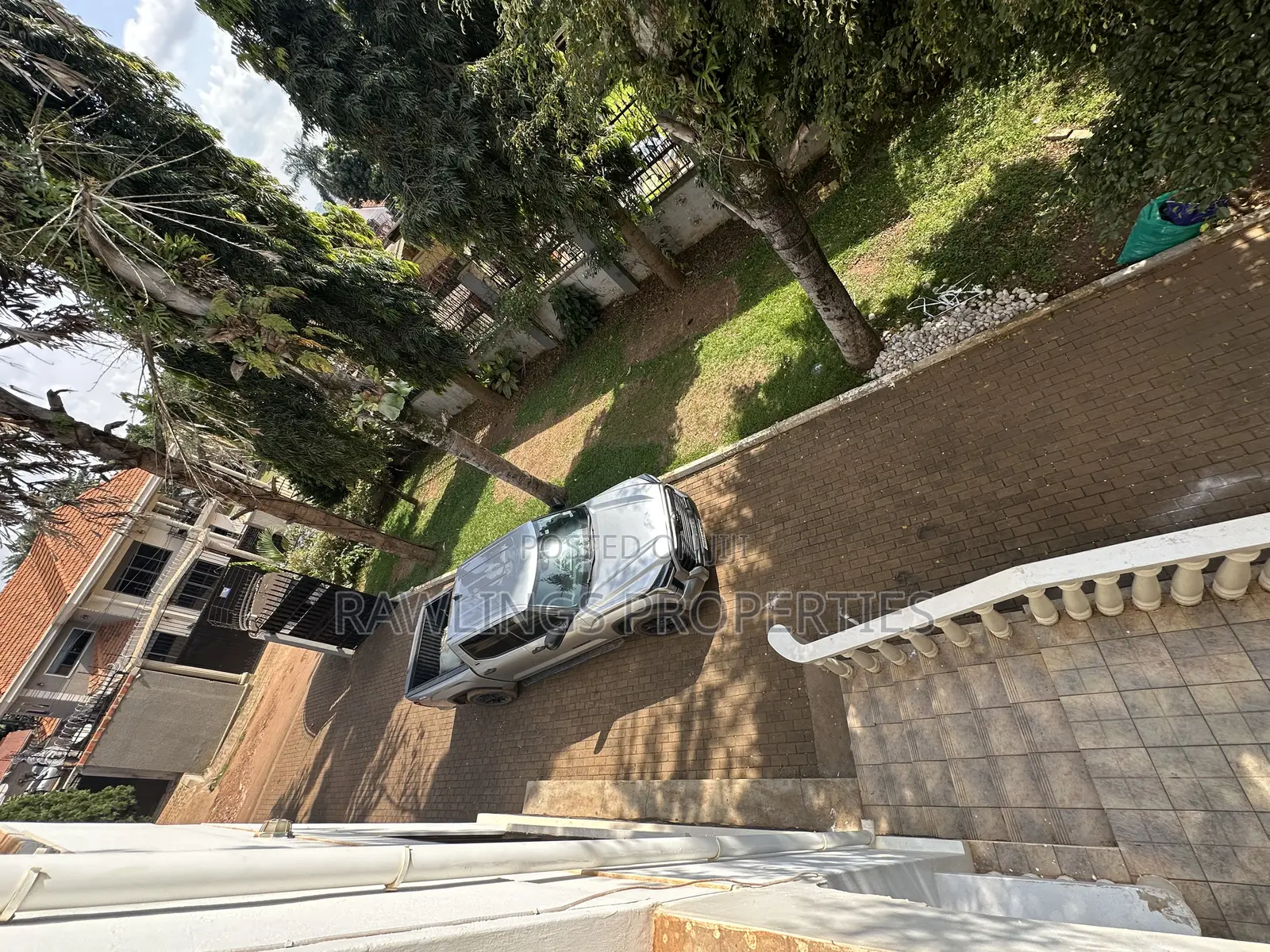 4bdrm Townhouse / Terrace in Muyenga, Makindye for rent