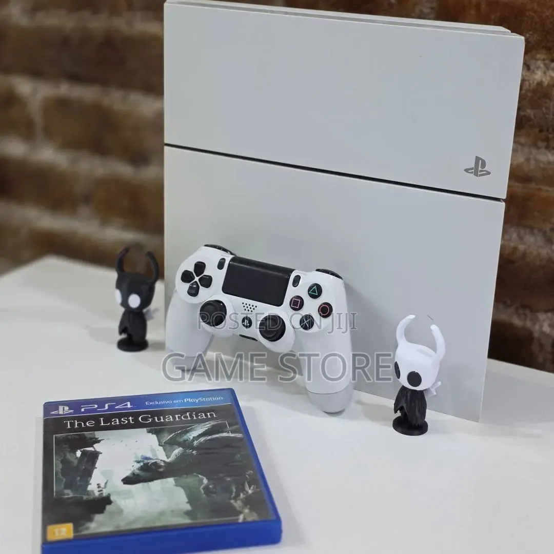 Sony Playstation 4. Comes With 12 Games