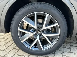Volkswagen Tourege and Tiguan Size 20 Models From 2018 to 2024