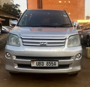 Toyota Noah 2.0 FWD (8 Seater) 2005 Gray