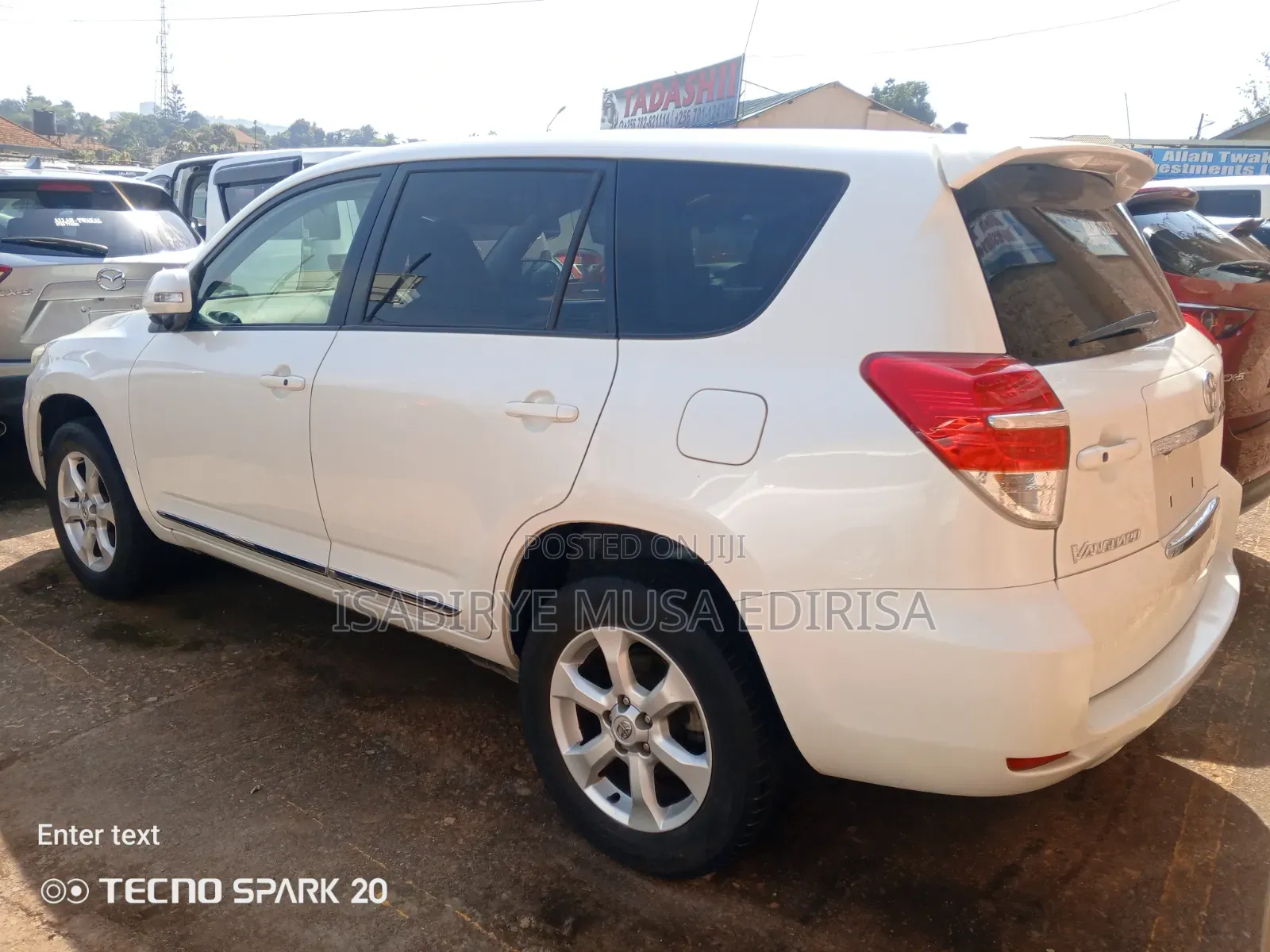 Toyota Vanguard 2012 White