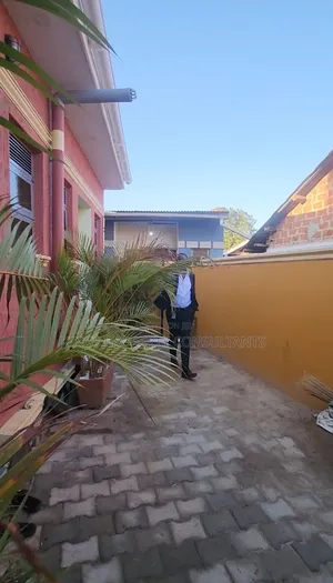 Commercial Building on Sale (Shops and Rentals)