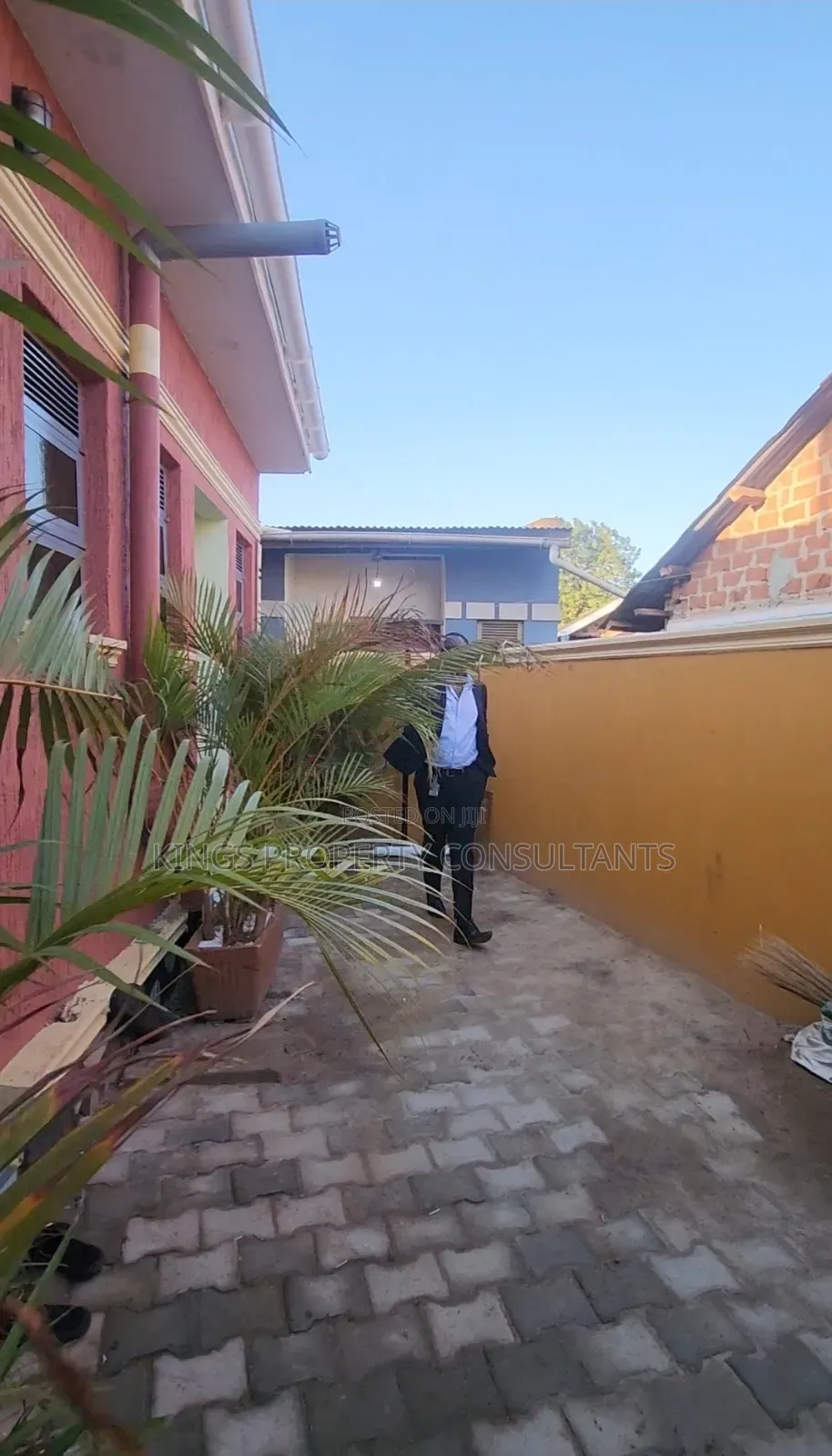 Commercial Building on Sale (Shops and Rentals)